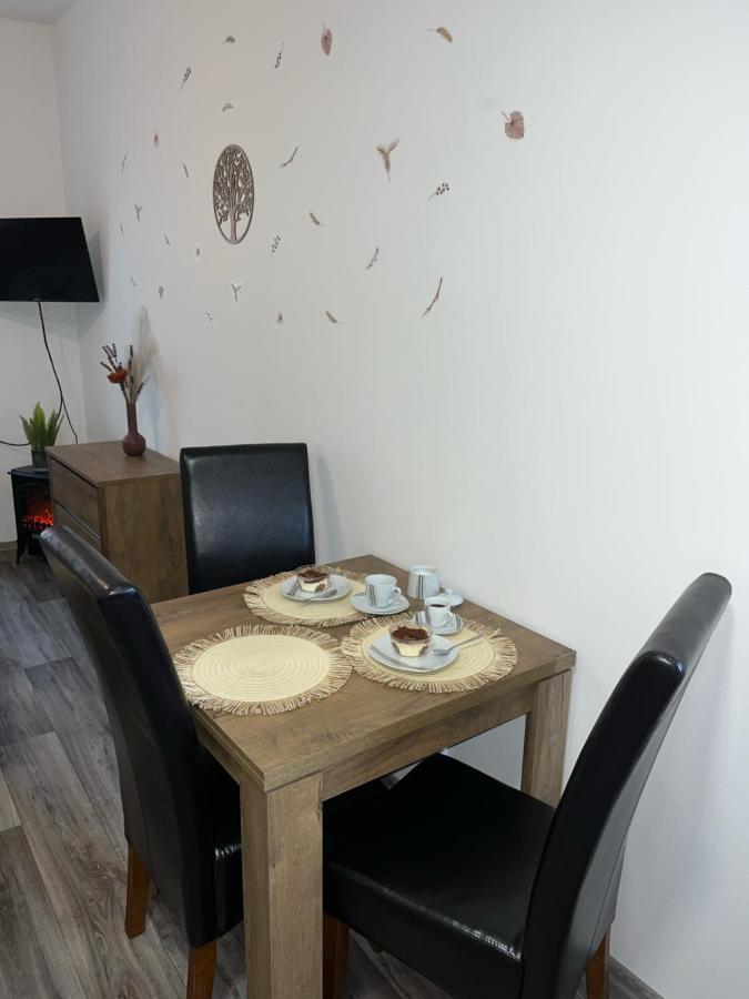 Apartmany Nezarka A Privatni Wellness Jindrichuv Hradec Exterior photo