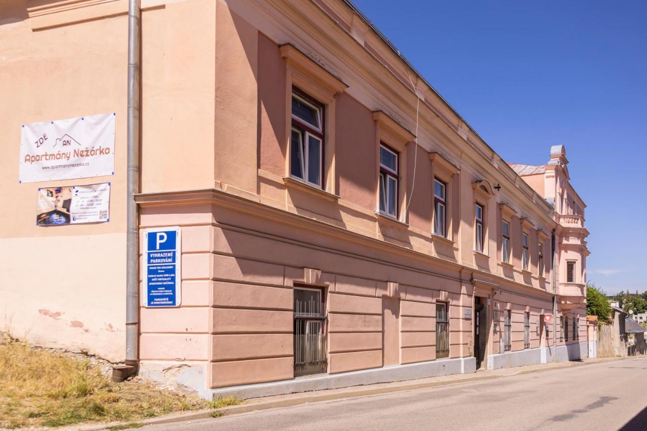 Apartmany Nezarka A Privatni Wellness Jindrichuv Hradec Exterior photo